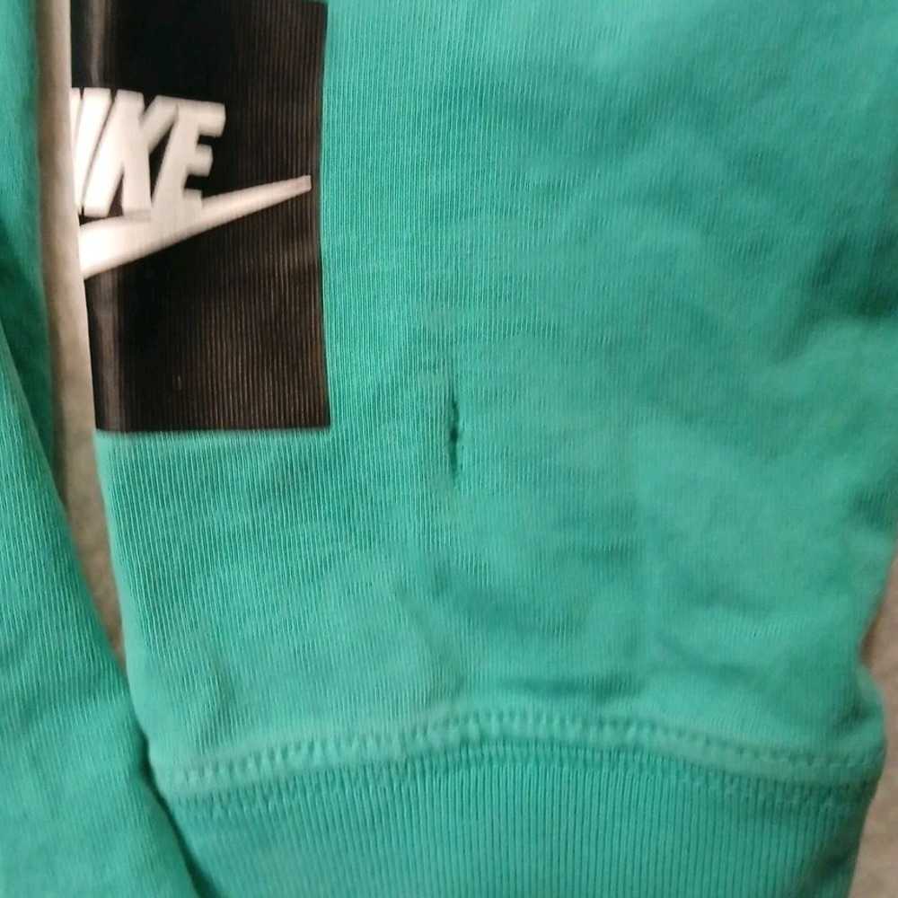 Nike The Nike Tee Just Do It Long Sleeve Green T-Shirt Mens - Picture 4 of 9